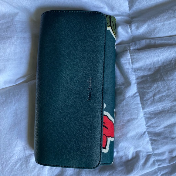 Vera Bradley wallet - Picture 1 of 3